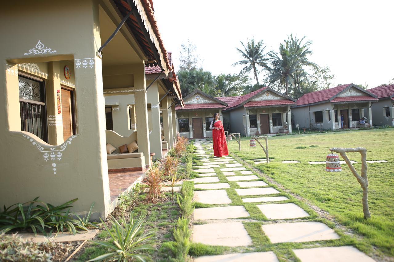 Breathing Earth - Rooms And Pool Kolkata Exterior photo