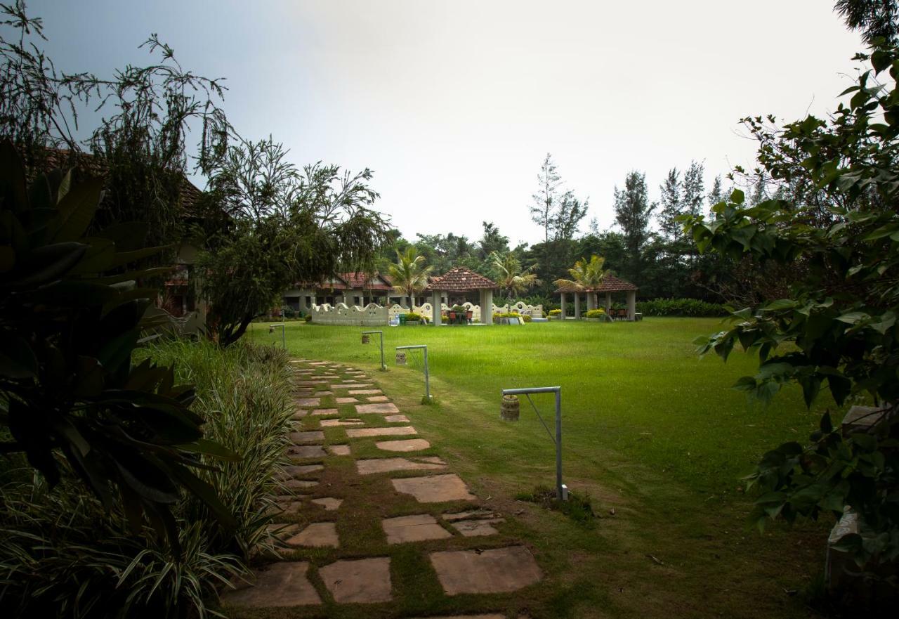 Breathing Earth - Rooms And Pool Kolkata Exterior photo